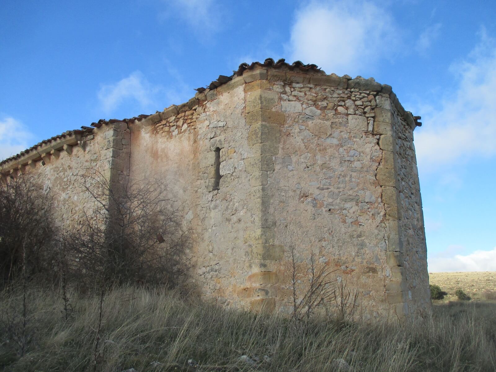 Santa Eulalia, vista exterior del ábside poligonal. Foto Ángel Lorenzo