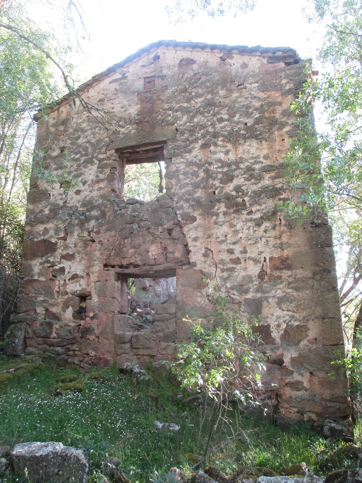 Parte trasera del edificio de Aldea del Rubio. Foto Ángel Lorenzo